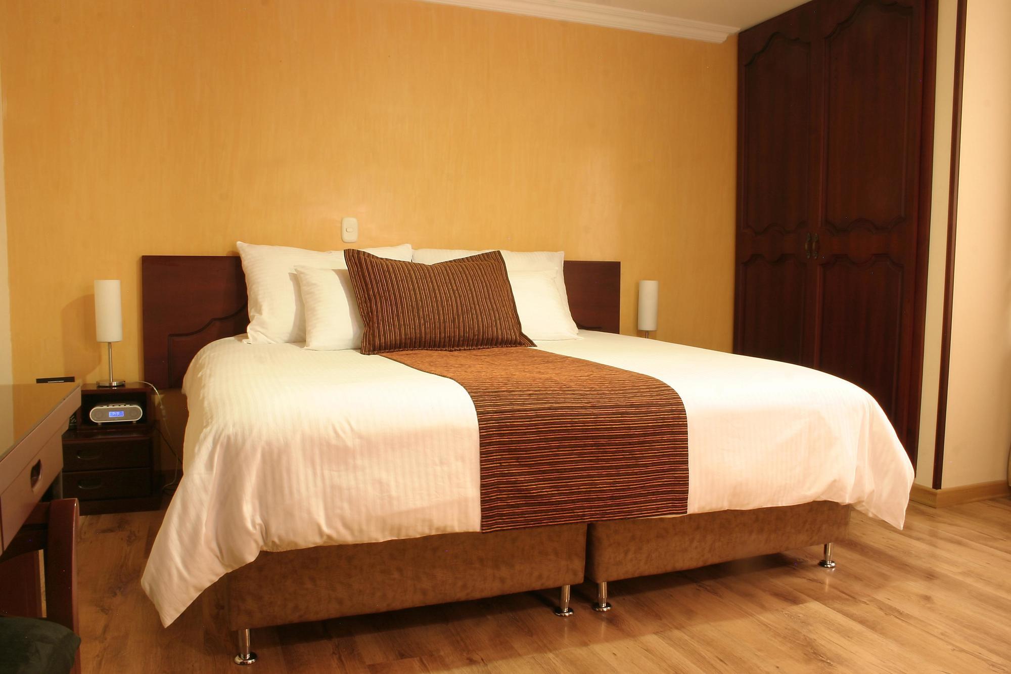 Luxor Plaza Hotel Pereira Kültér fotó