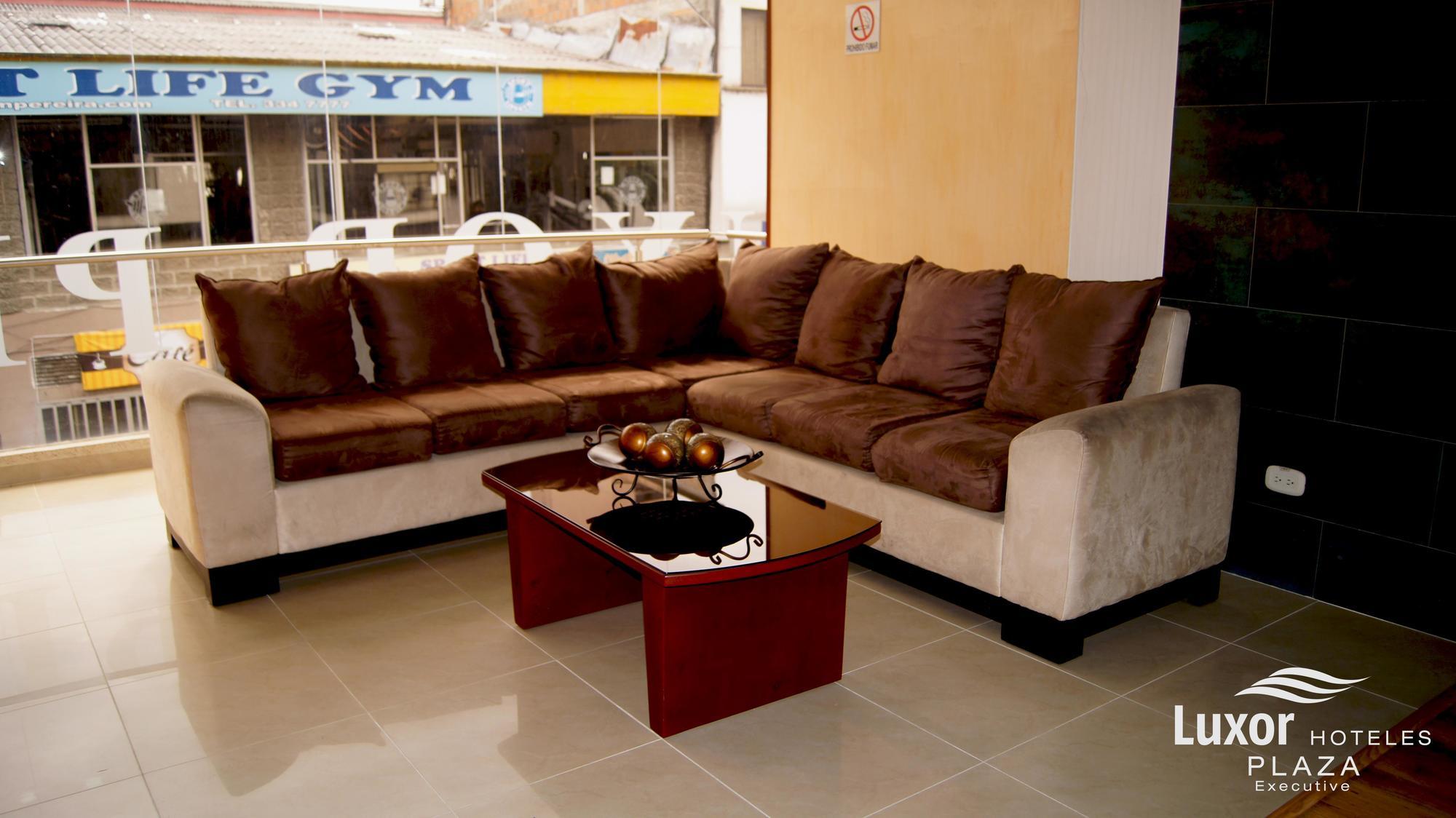 Luxor Plaza Hotel Pereira Kültér fotó