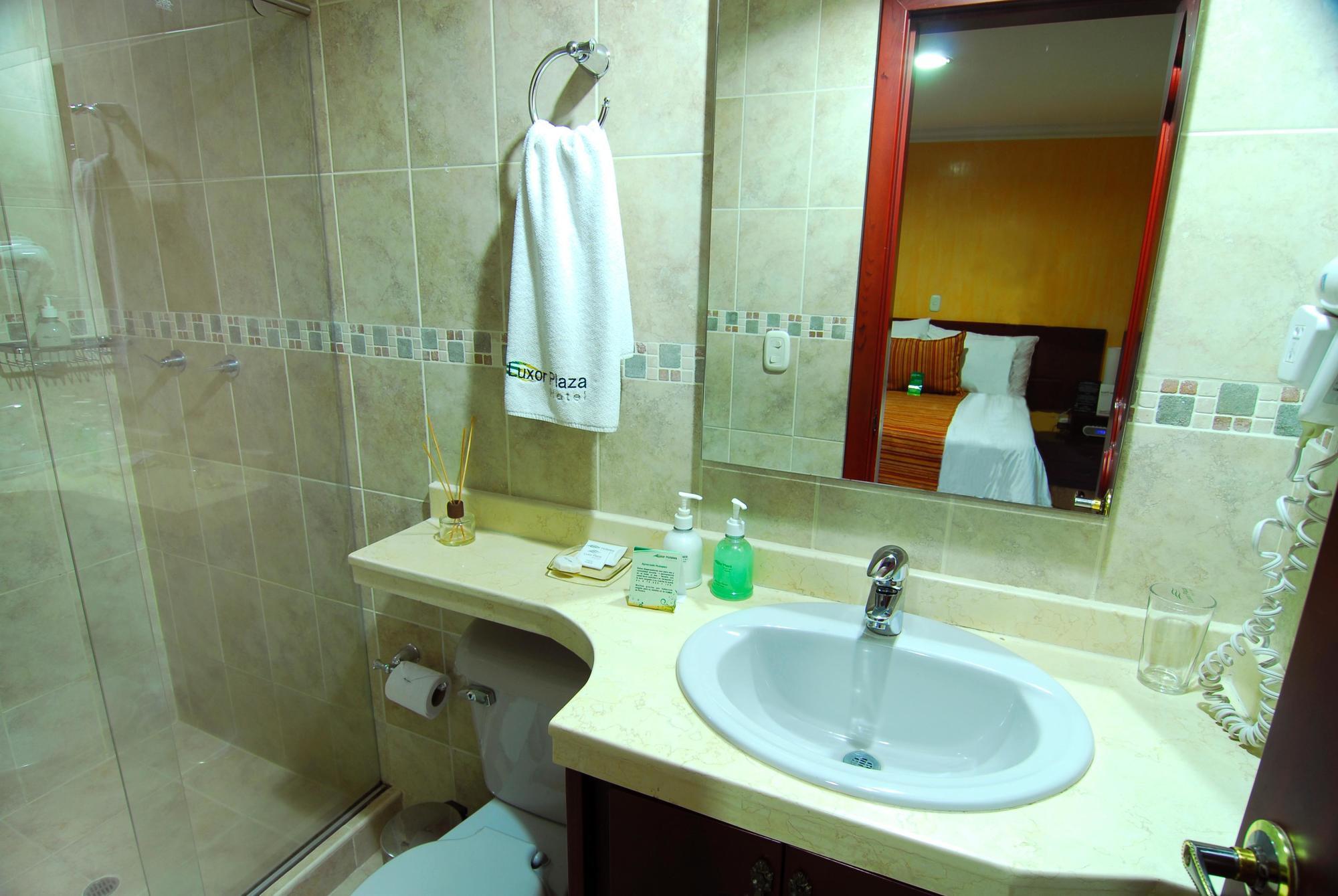 Luxor Plaza Hotel Pereira Kültér fotó