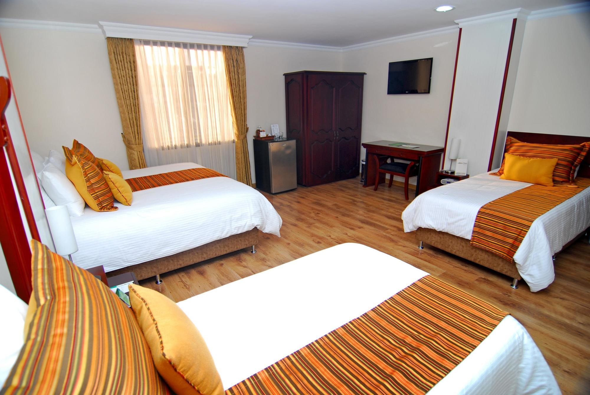 Luxor Plaza Hotel Pereira Kültér fotó