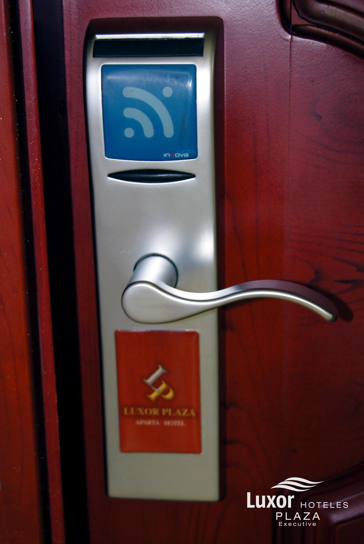 Luxor Plaza Hotel Pereira Kültér fotó