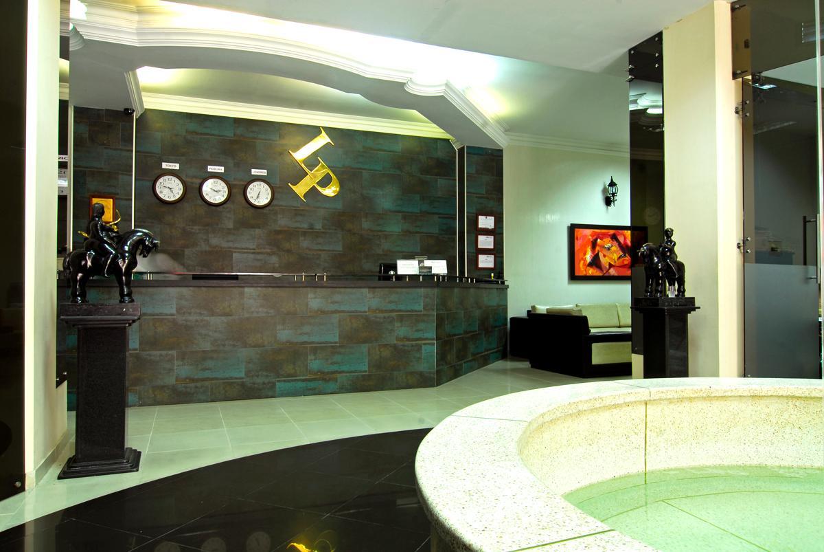 Luxor Plaza Hotel Pereira Kültér fotó