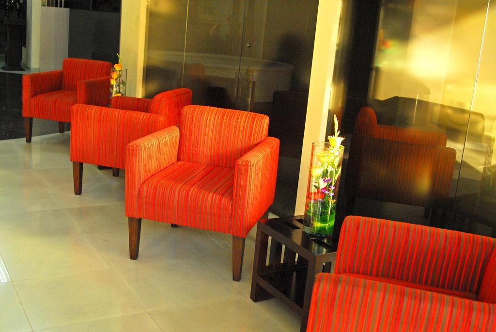Luxor Plaza Hotel Pereira Kültér fotó